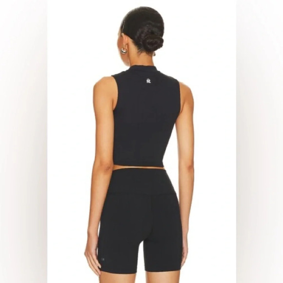 STRUT-THIS The Frankie Crop Top in Black Built In Unpadded Bra Size Medium - Picture 2 of 6